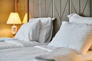 Лучшие способы придания элегантности вашей спальне с помощью постельного белья
